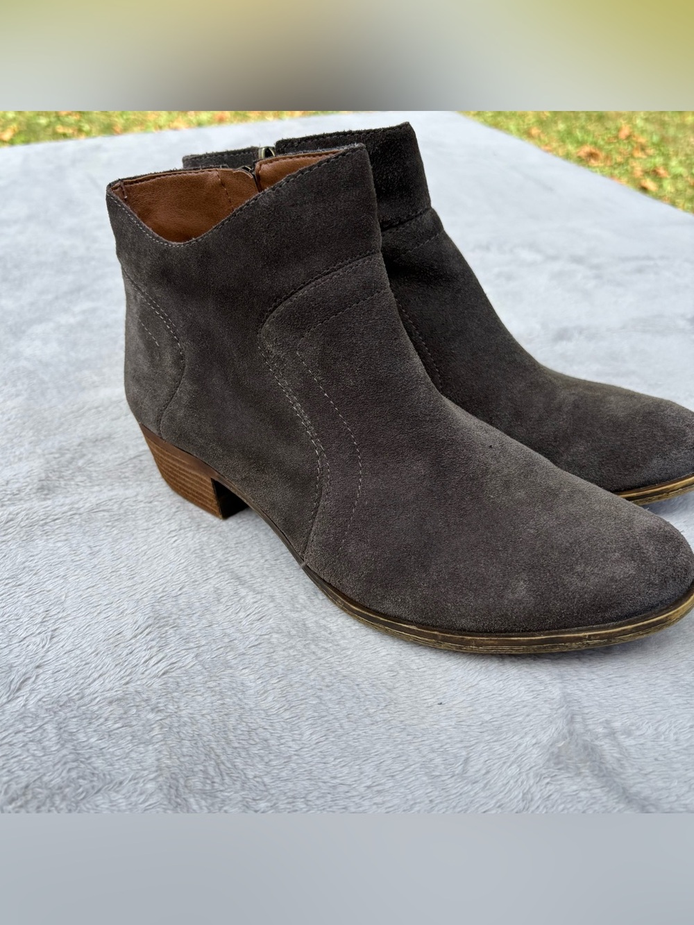 Lucky Brand Gray Suede Booties Size 9.5M Zip up- READ